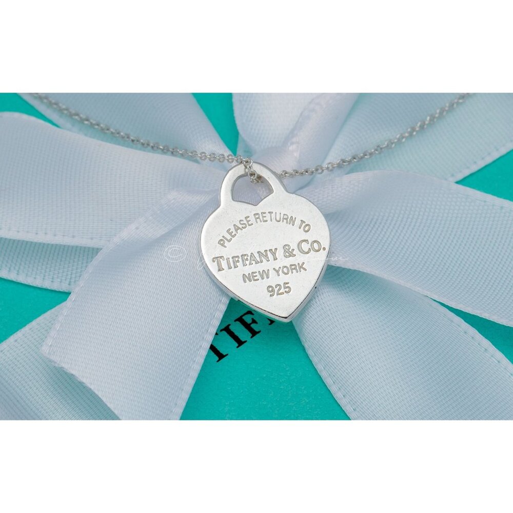 Tiffany & Co. Return to Tiffany Heart Tag Necklace Medium 16mm Silver 16" Chain